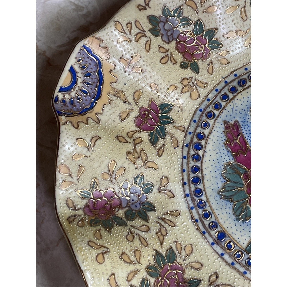 Vintage Chinese Moriage Pottery Decorative Plate w Wavy Edge 10" Wide - Picture 8 of 12